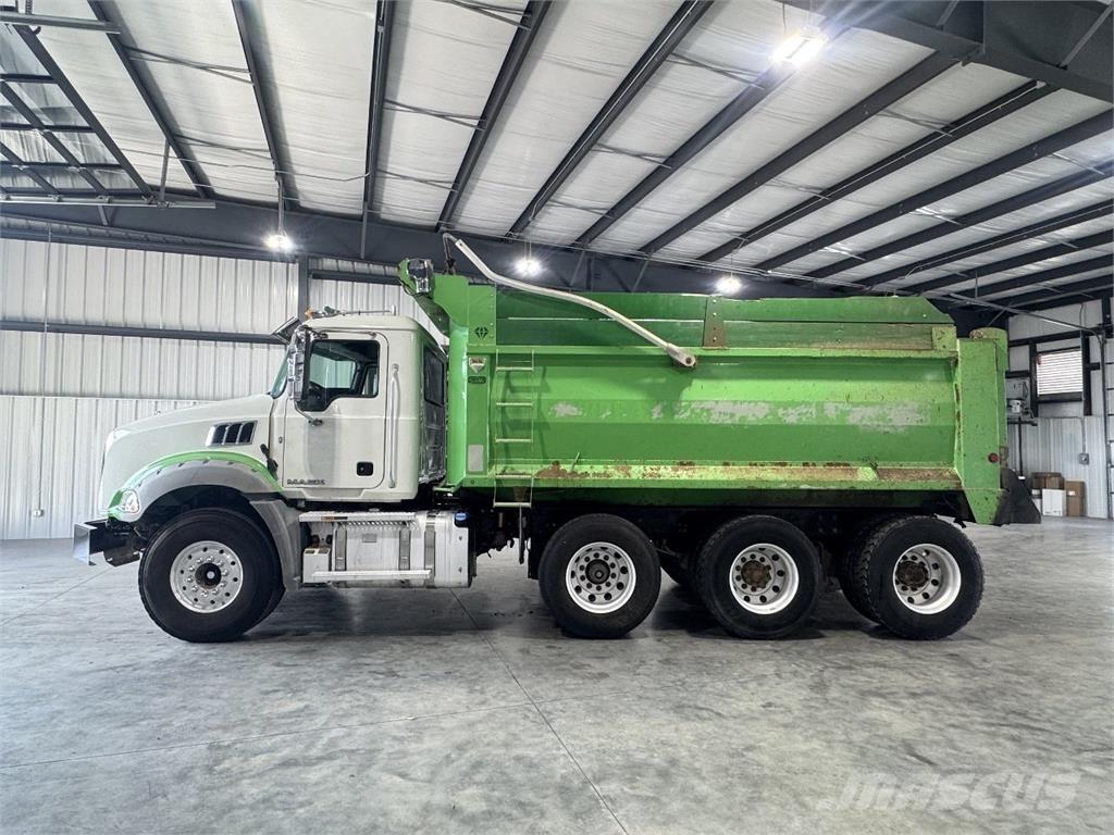 Mack Granite Camion ribaltabili