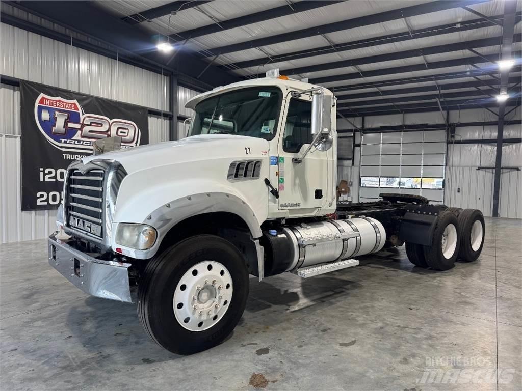 Mack GU713 Motrici e Trattori Stradali