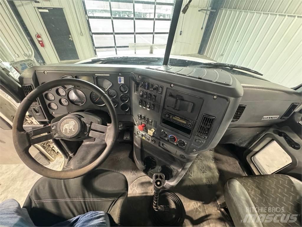 Mack GU713 Motrici e Trattori Stradali