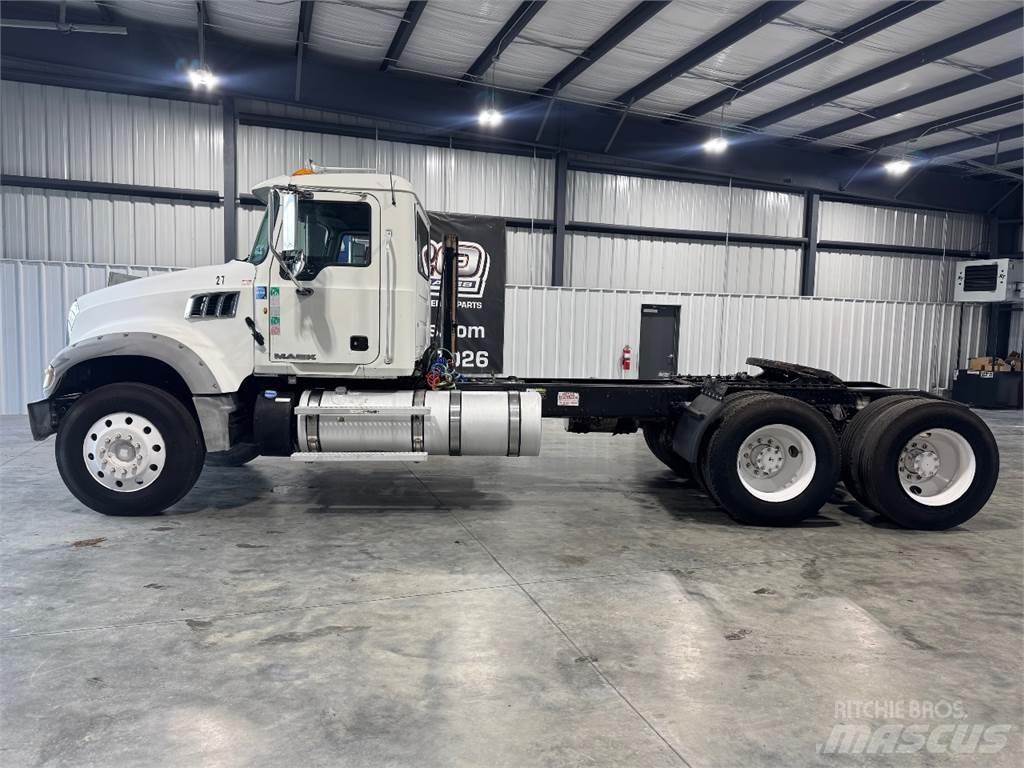 Mack GU713 Motrici e Trattori Stradali
