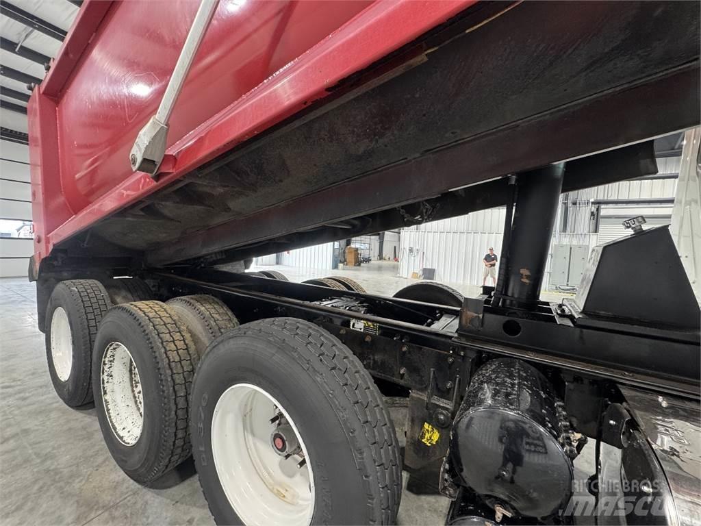 Mack GU713 Camion ribaltabili