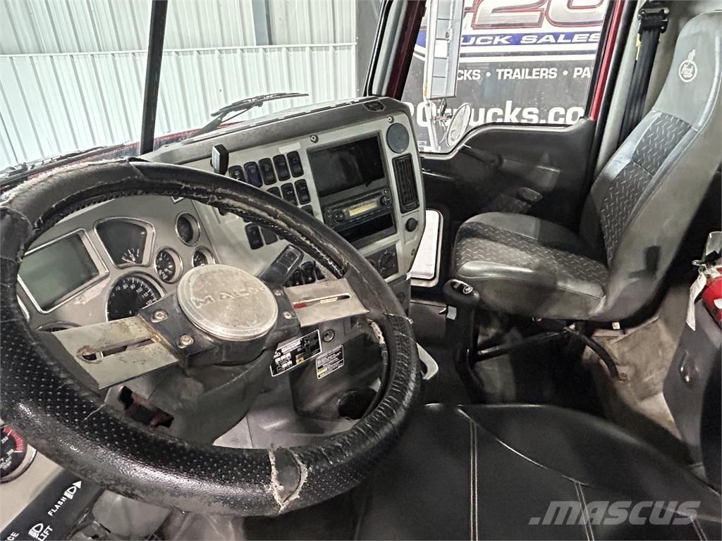 Mack GU713 Motrici e Trattori Stradali