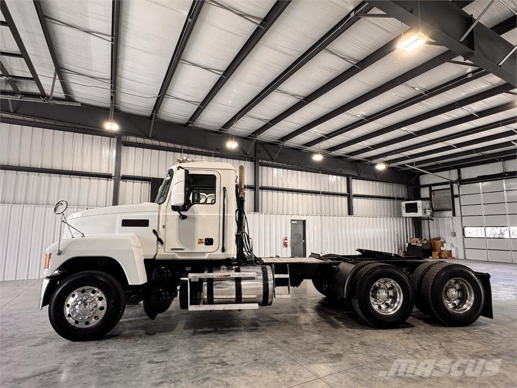 Mack Pinnacle Motrici e Trattori Stradali