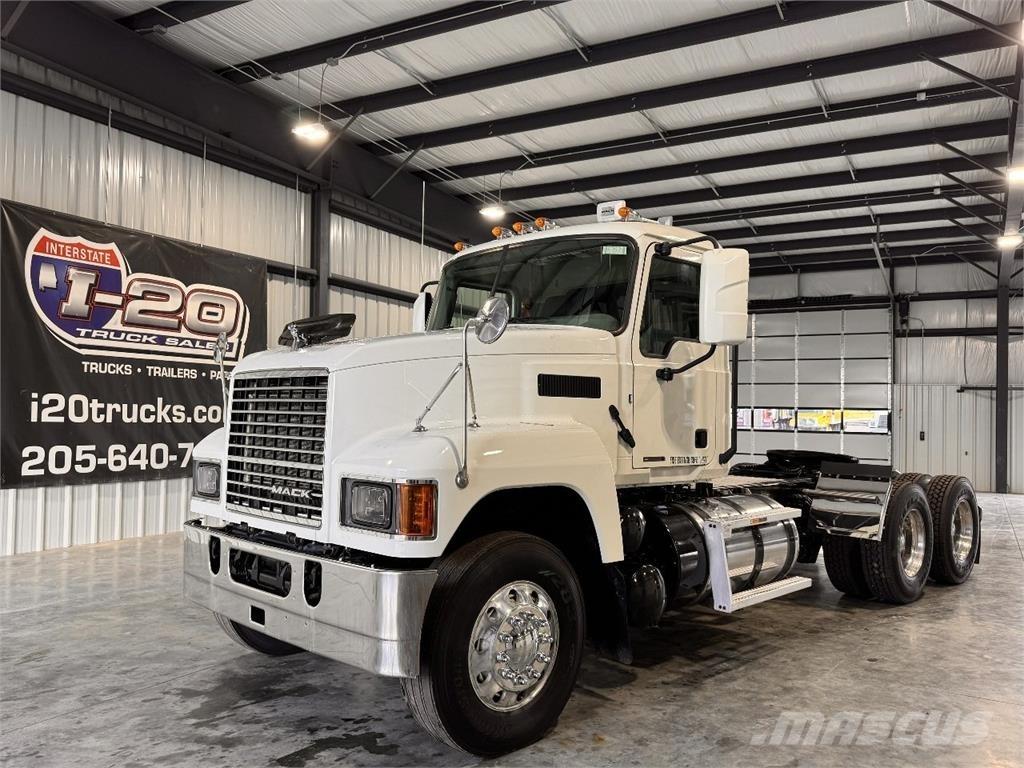 Mack Pinnacle Motrici e Trattori Stradali