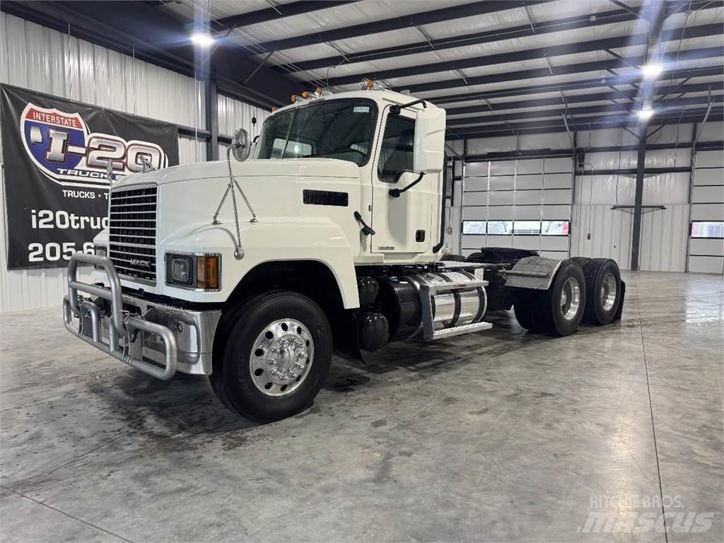 Mack Pinnacle 64T Motrici e Trattori Stradali