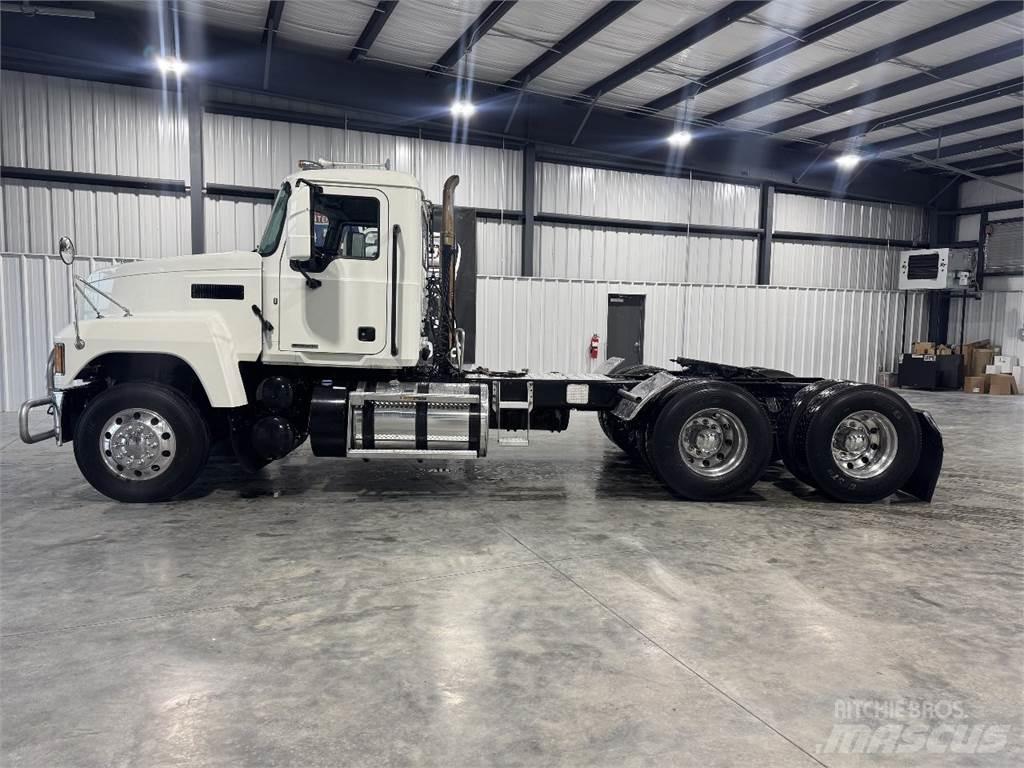 Mack Pinnacle 64T Motrici e Trattori Stradali