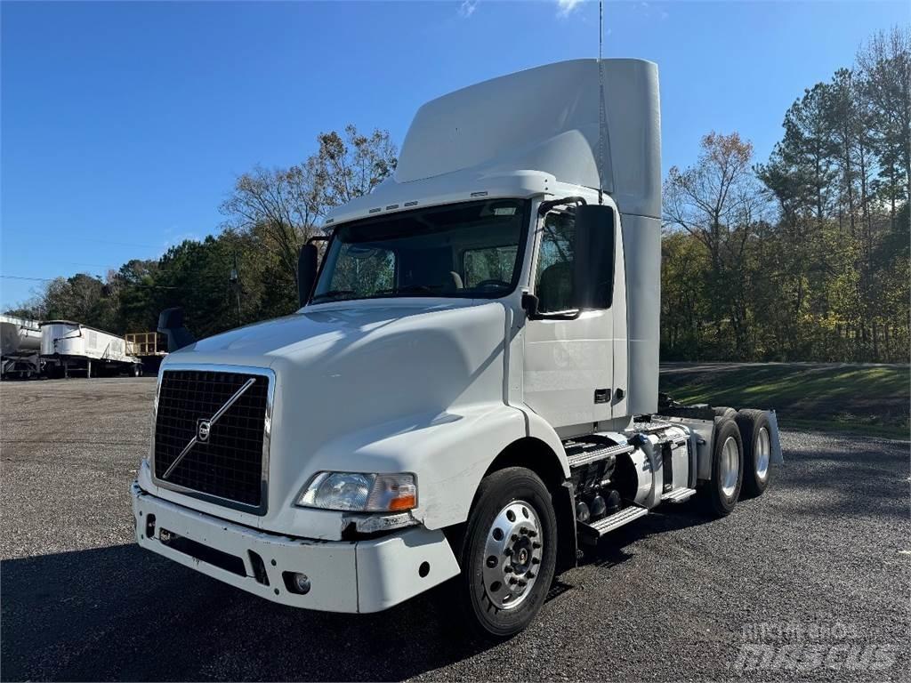 Volvo VNM64T200 Motrici e Trattori Stradali