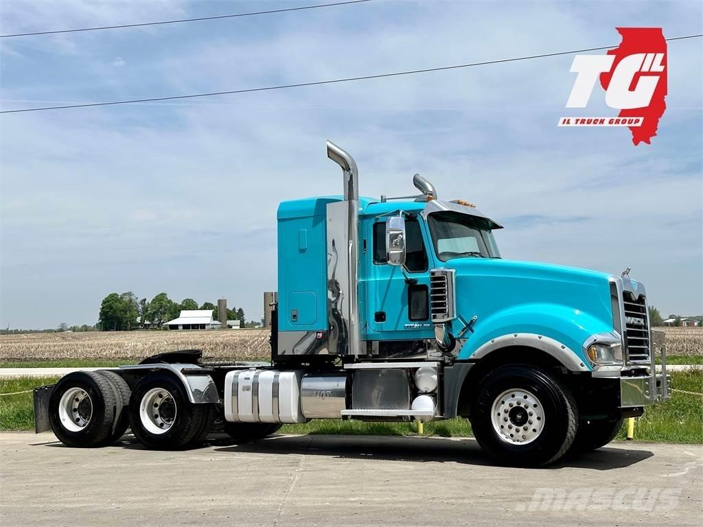 Mack Titan TD713 Motrici e Trattori Stradali