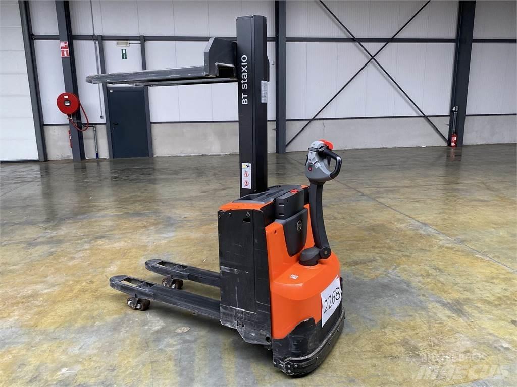 Toyota BT SWE080L Carelli stoccatori  automatici-usati