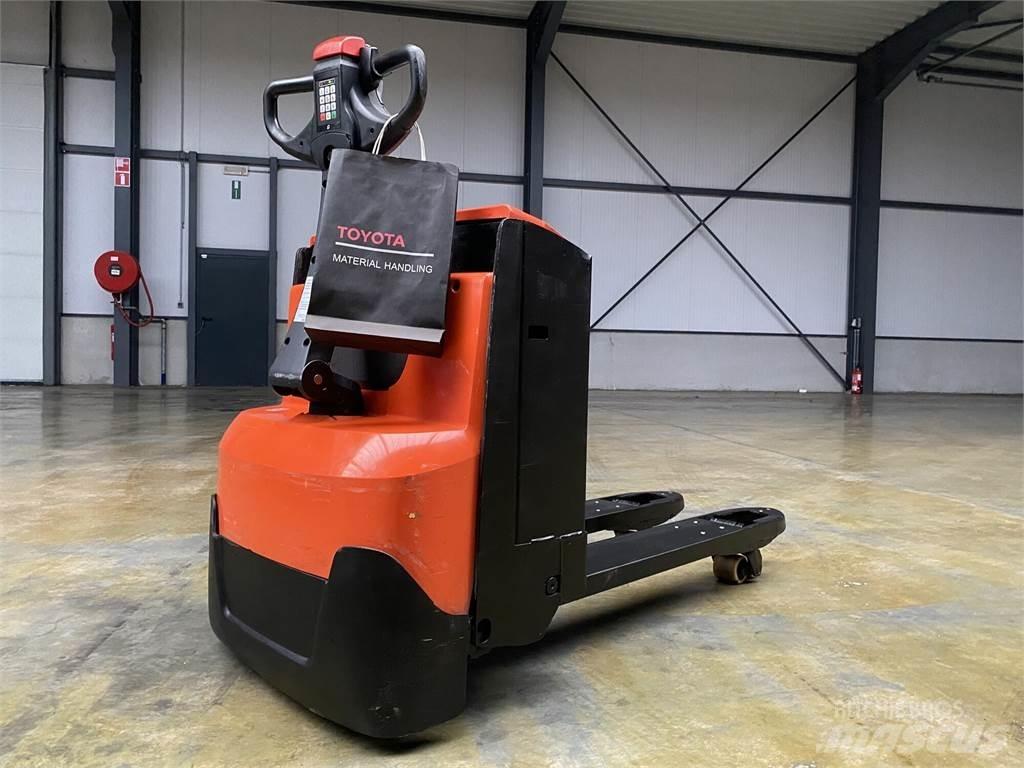 Toyota LWE200 Transpallet elettrici a timone