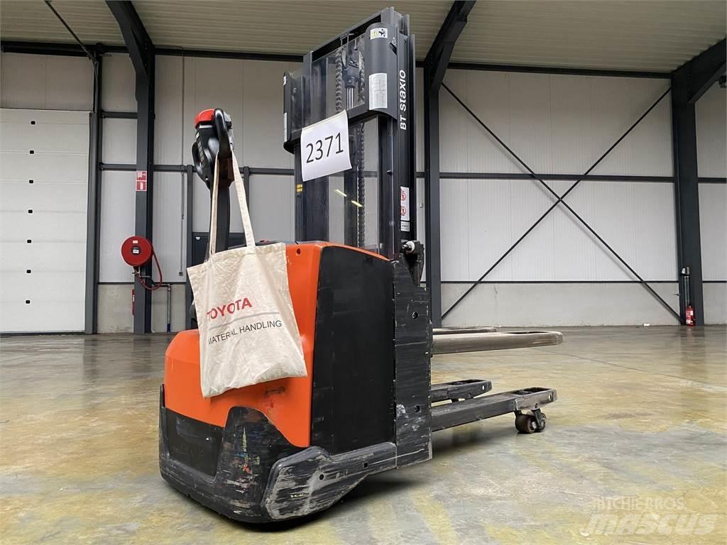 Toyota SWE200D Carelli stoccatori  automatici-usati