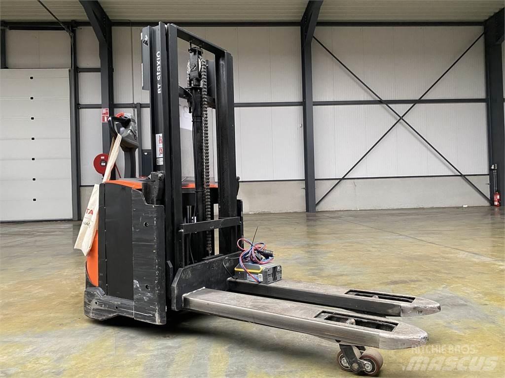 Toyota SWE200D Carelli stoccatori  automatici-usati