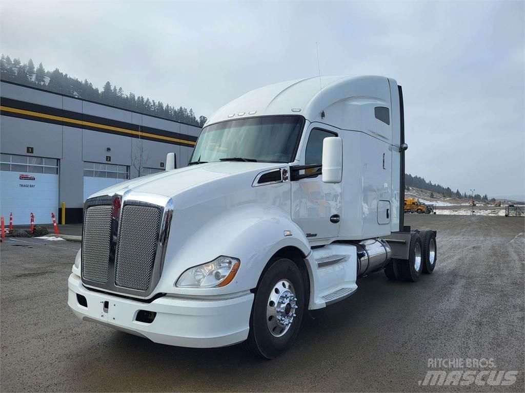 Kenworth T680 Autocabinati