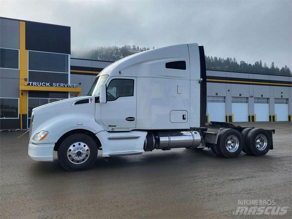 Kenworth T680 Autocabinati