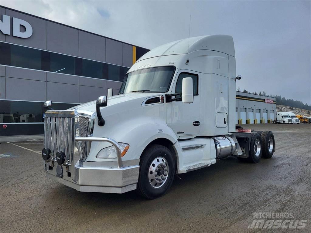Kenworth T680 Autocabinati
