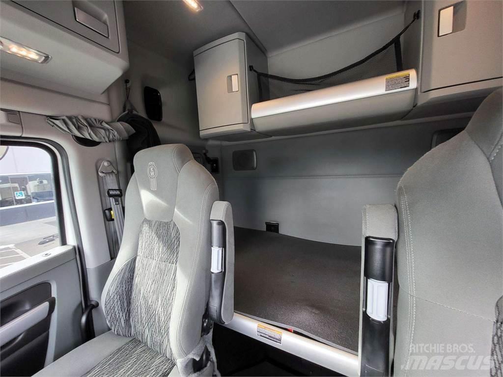 Kenworth T680 Autocabinati
