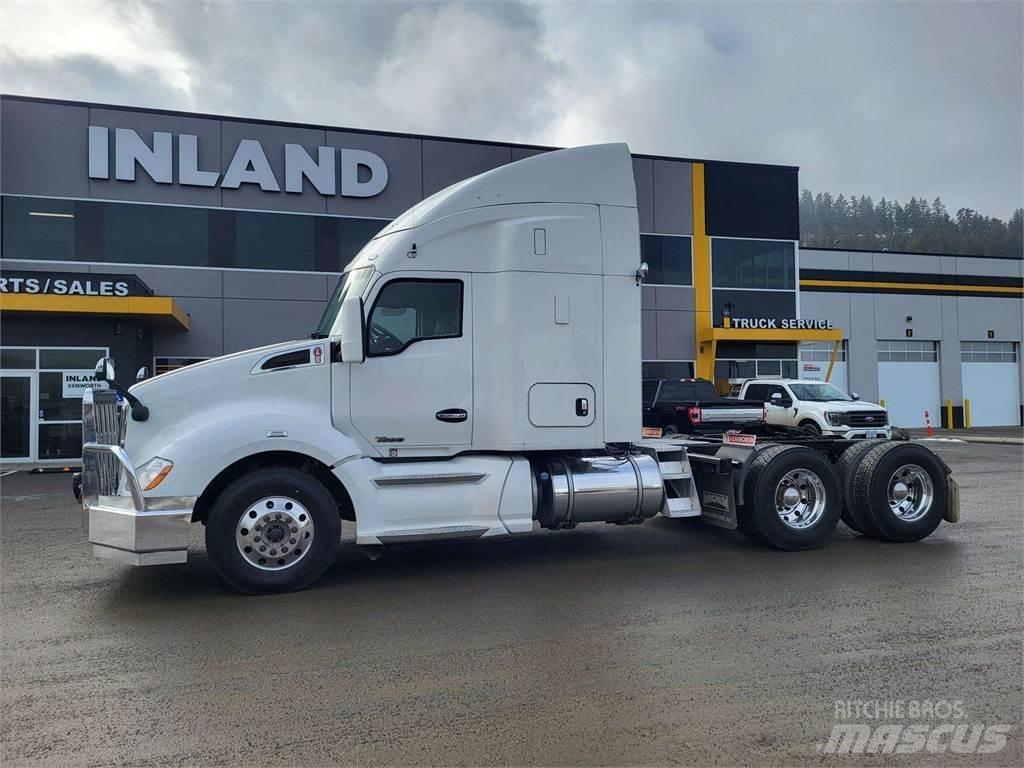 Kenworth T680 Autocabinati