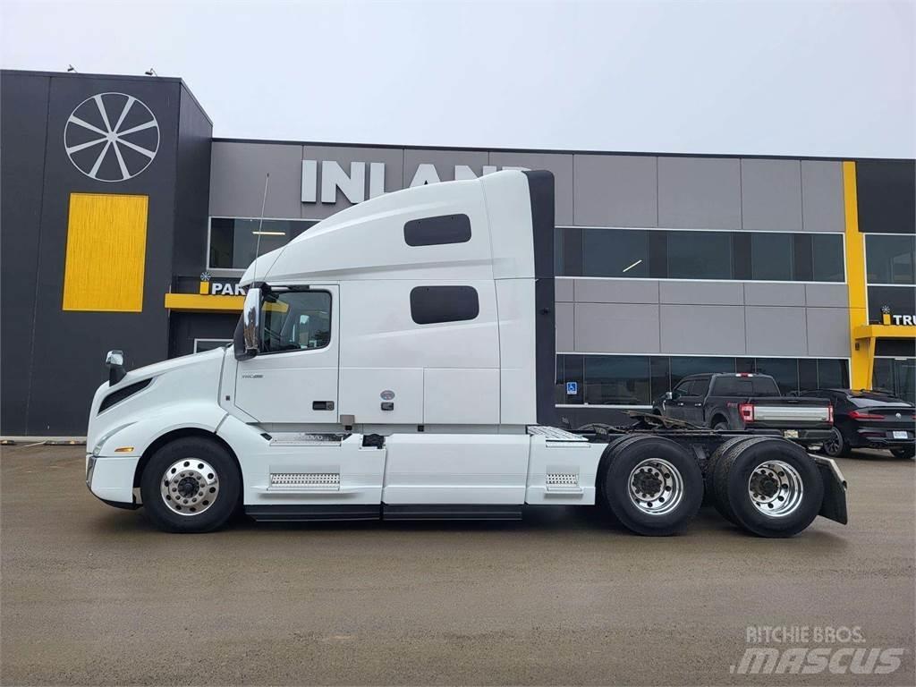 Volvo VNL 760 Autocabinati