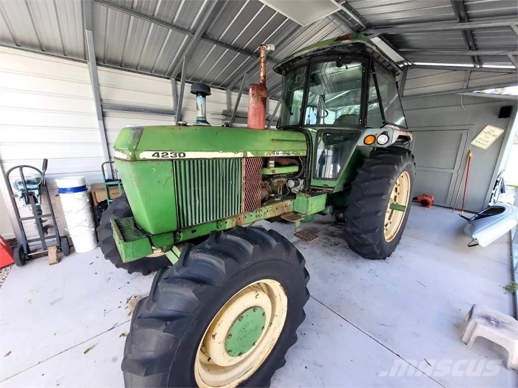 John Deere 4230 Trattori