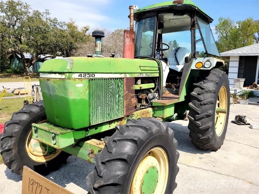 John Deere 4230 Trattori