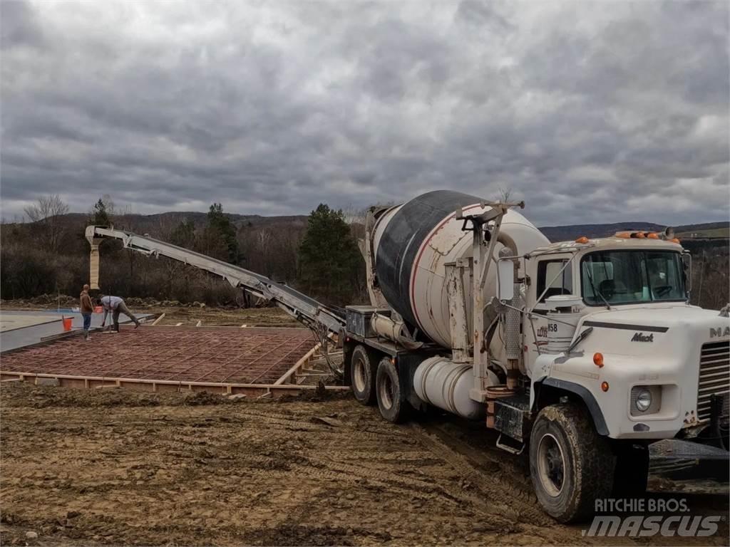 Mack DM690S Altri componenti