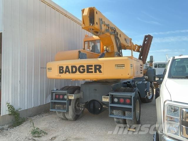 Badger 470TM Escavatori gommati