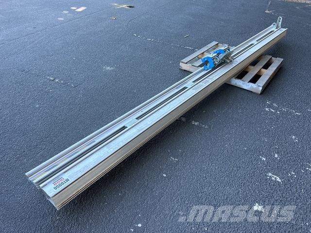  Bomac Gru a carroponte e a cavalletto