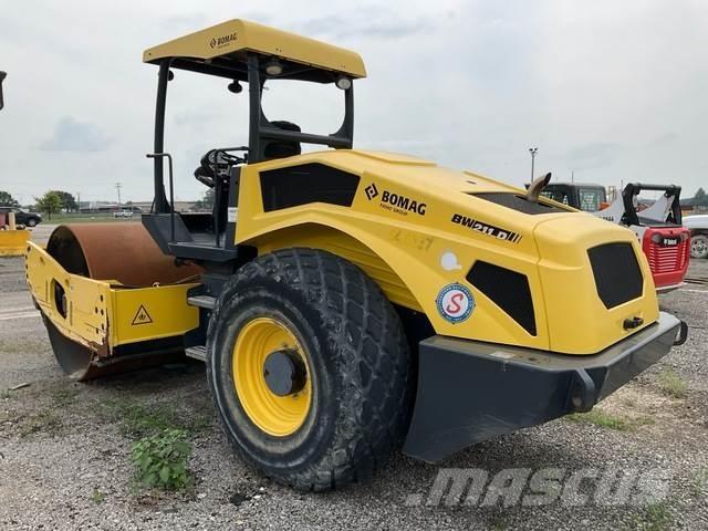 Bomag BW211D-5 Rulli monotamburo