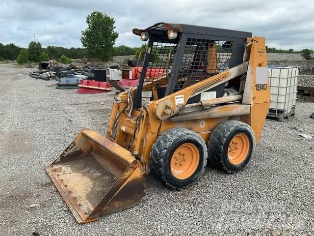 CASE 1840 Mini Pale Gommate