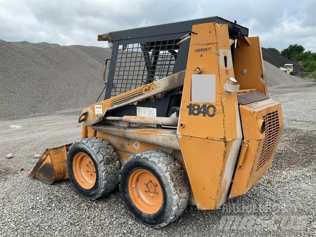 CASE 1840 Mini Pale Gommate