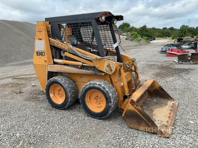 CASE 1840 Mini Pale Gommate