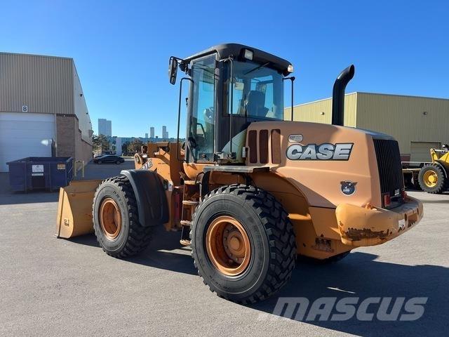 CASE 521E Pale gommate