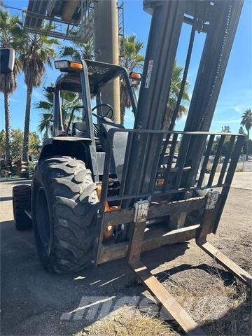 CASE 586H Elevatore per esterni