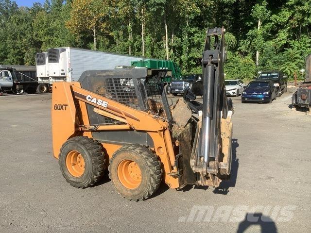 CASE 60XT Mini Pale Gommate