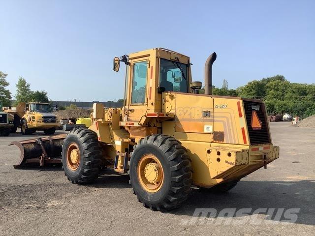 CASE 621B Pale gommate