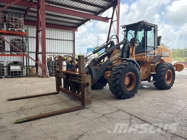 CASE 621DXT Pale gommate