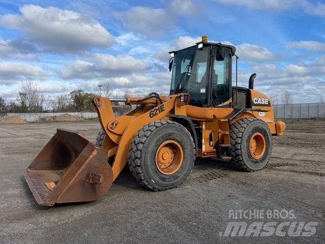 CASE 621E Pale gommate