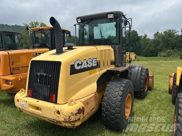 CASE 621E Pale gommate