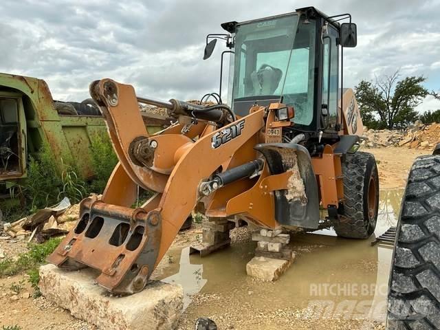 CASE 621F Pale gommate