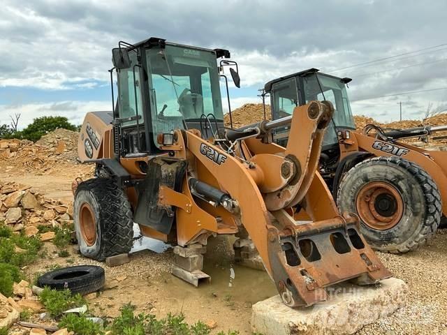 CASE 621F Pale gommate