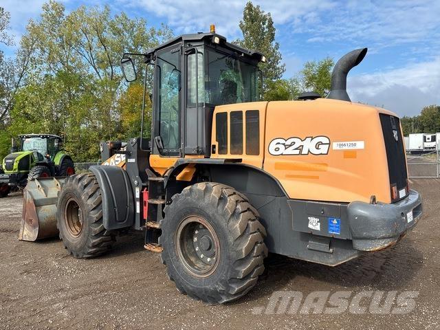 CASE 621G Pale gommate