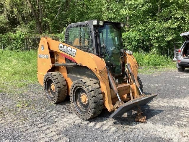 CASE SR240 Mini Pale Gommate