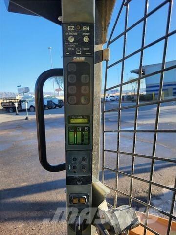 CASE TR270 Mini Pale Gommate