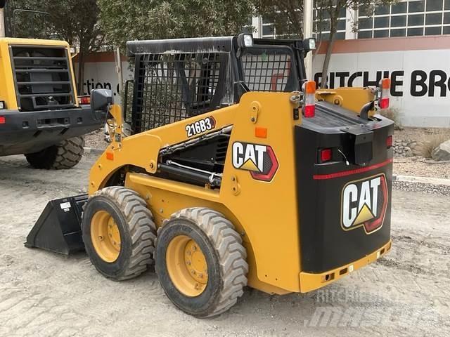 CAT 216B3 Mini Pale Gommate