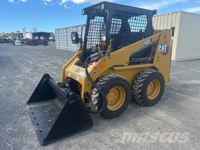 CAT 216B3 Mini Pale Gommate