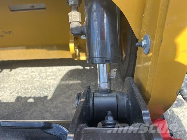 CAT 216B3 Mini Pale Gommate