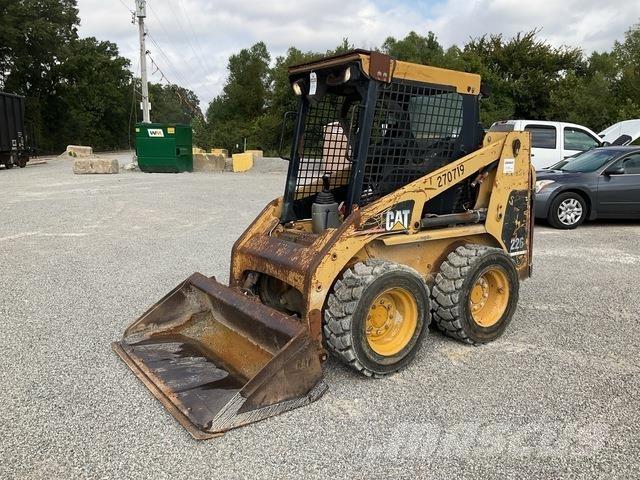 CAT 226 Mini Pale Gommate