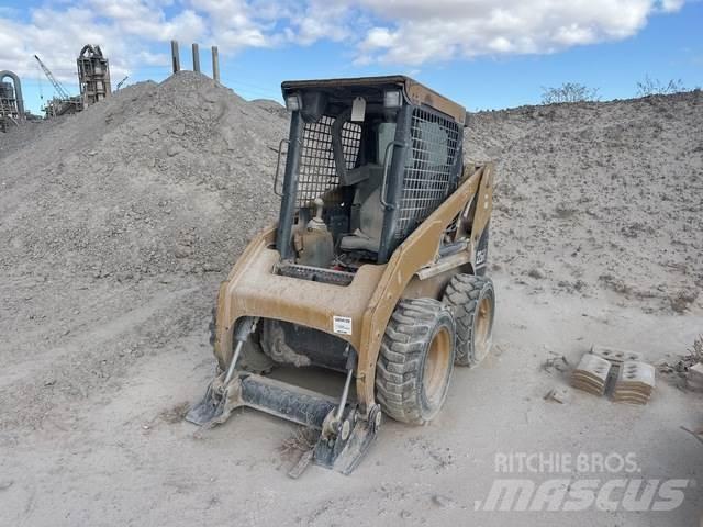 CAT 226B Mini Pale Gommate