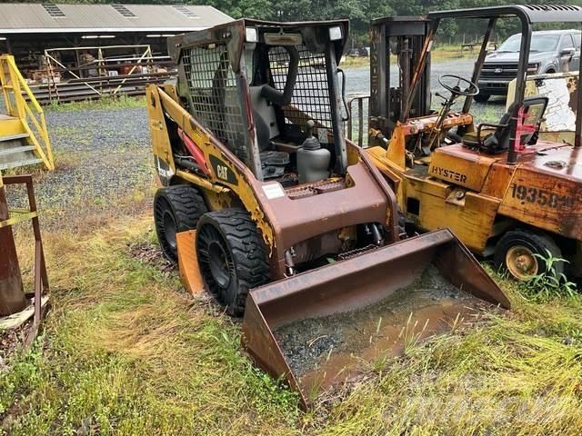 CAT 226B Mini Pale Gommate