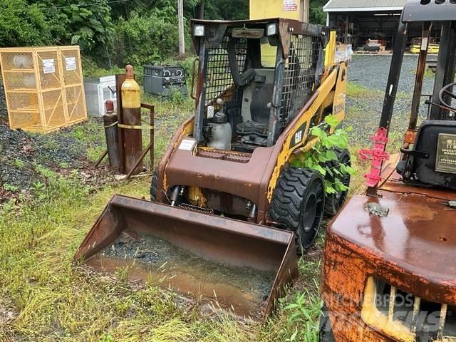 CAT 226B Mini Pale Gommate